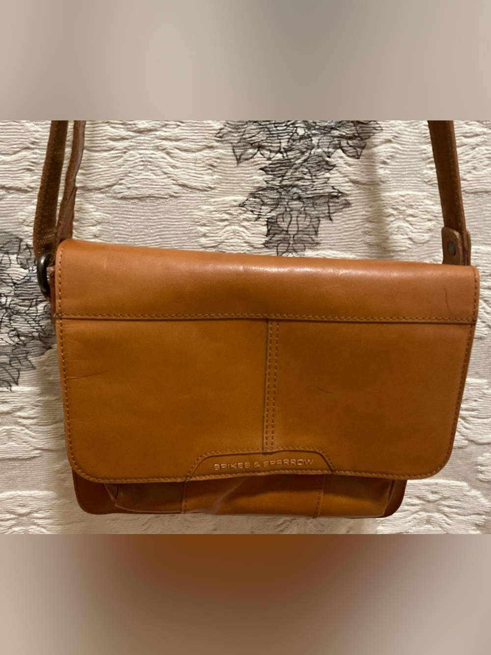 Spikes & Sparrow 100% Leather Honey Brown Crossbody Shoulder Messenger Bag